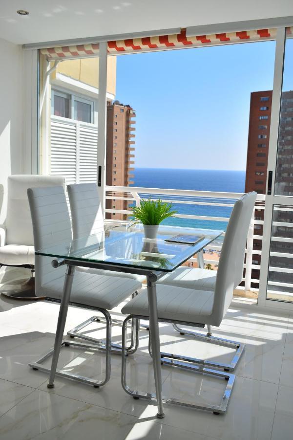 Los Caballos Vip Playa Levante Benidorm Bagian luar foto