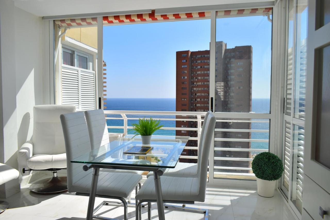 Los Caballos Vip Playa Levante Benidorm Bagian luar foto