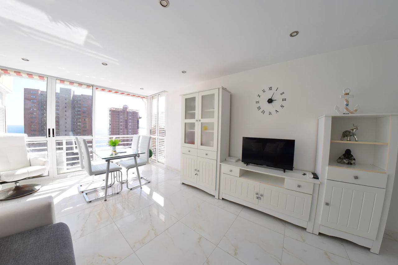 Los Caballos Vip Playa Levante Benidorm Bagian luar foto