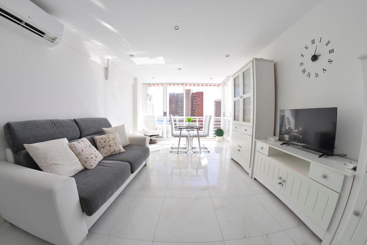 Los Caballos Vip Playa Levante Benidorm Bagian luar foto