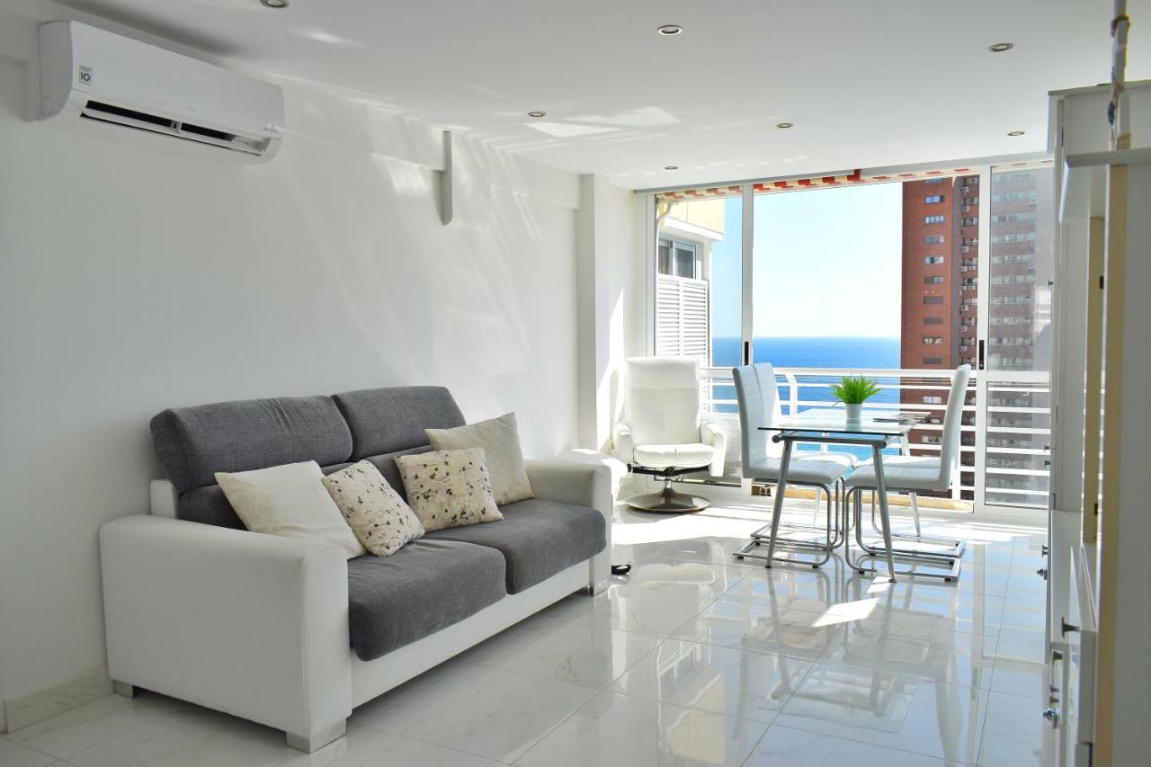 Los Caballos Vip Playa Levante Benidorm Bagian luar foto