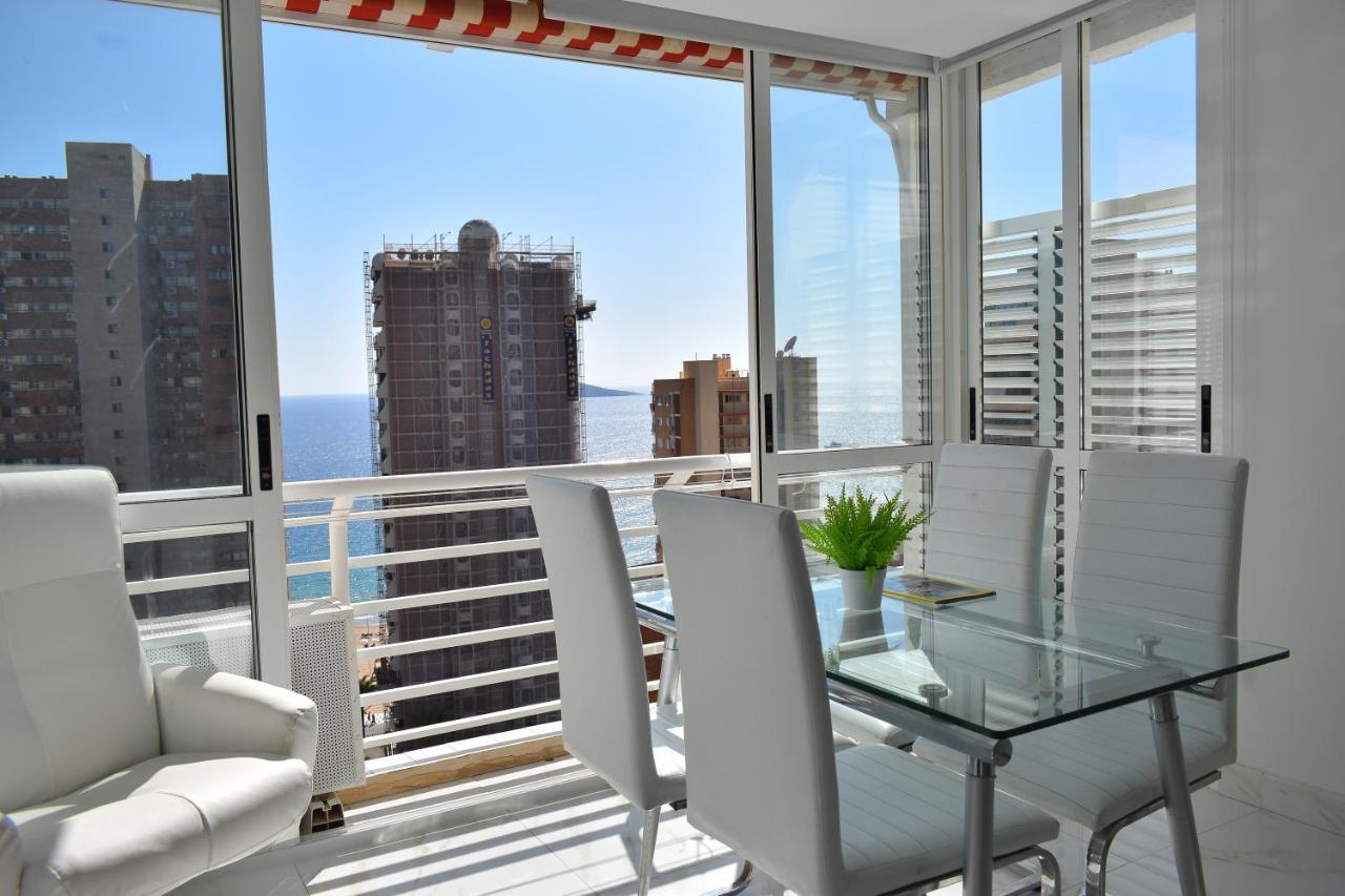 Los Caballos Vip Playa Levante Benidorm Bagian luar foto