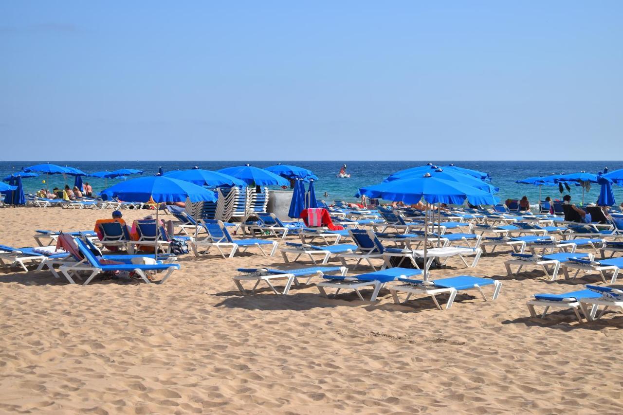 Los Caballos Vip Playa Levante Benidorm Bagian luar foto