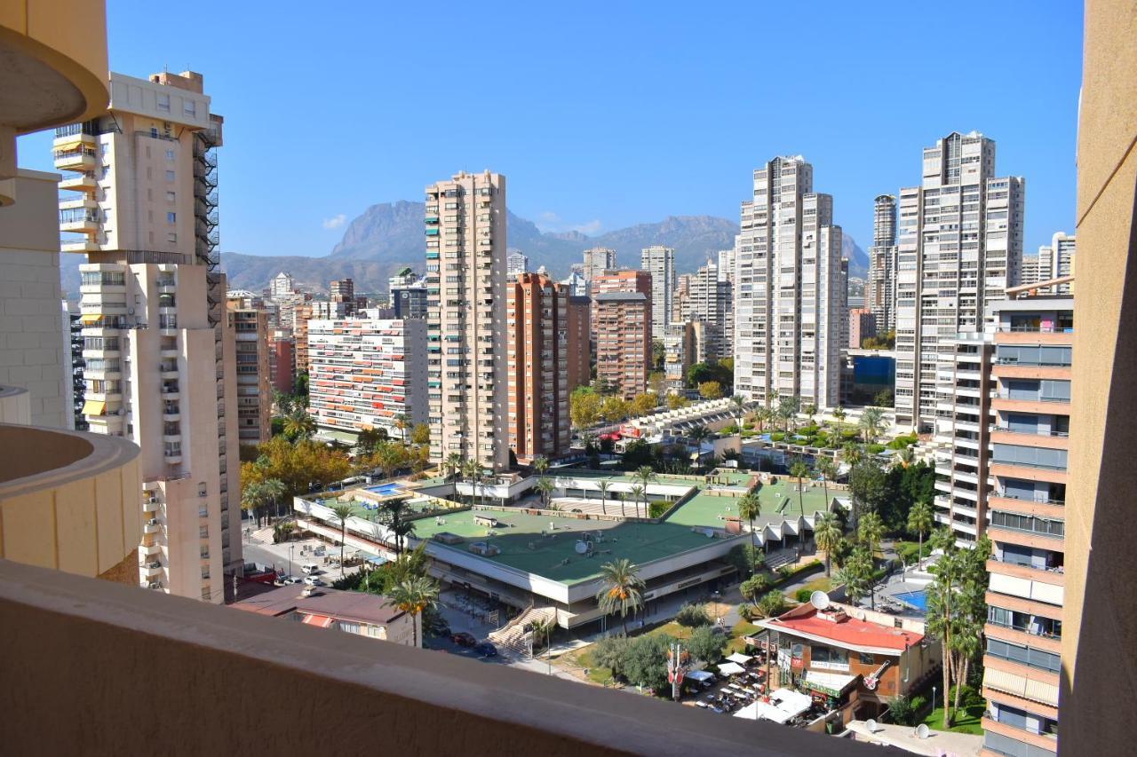 Los Caballos Vip Playa Levante Benidorm Bagian luar foto