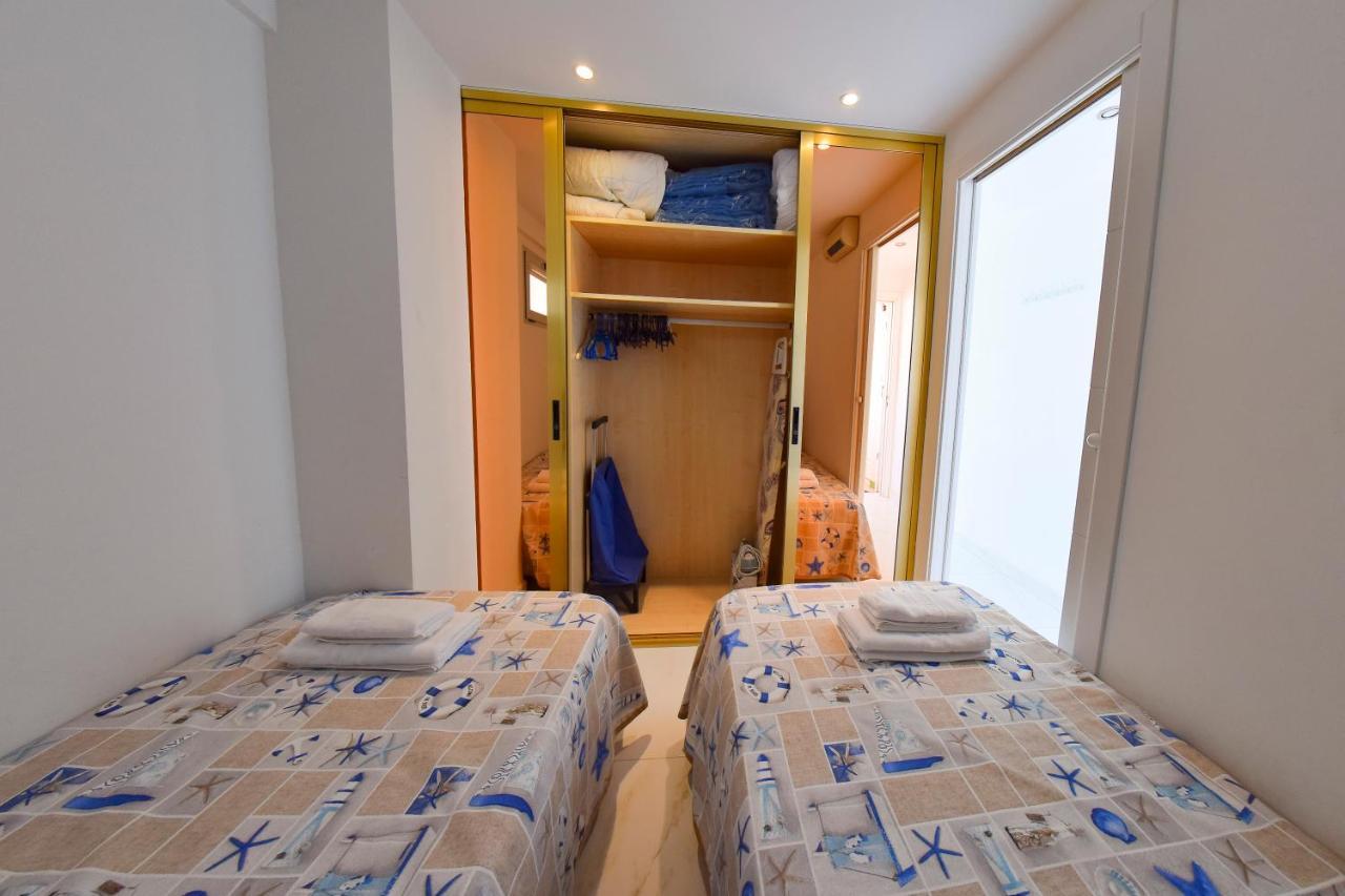Los Caballos Vip Playa Levante Benidorm Bagian luar foto