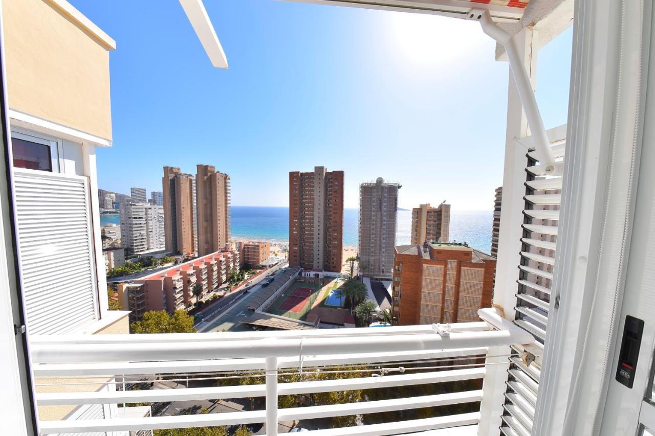Los Caballos Vip Playa Levante Benidorm Bagian luar foto