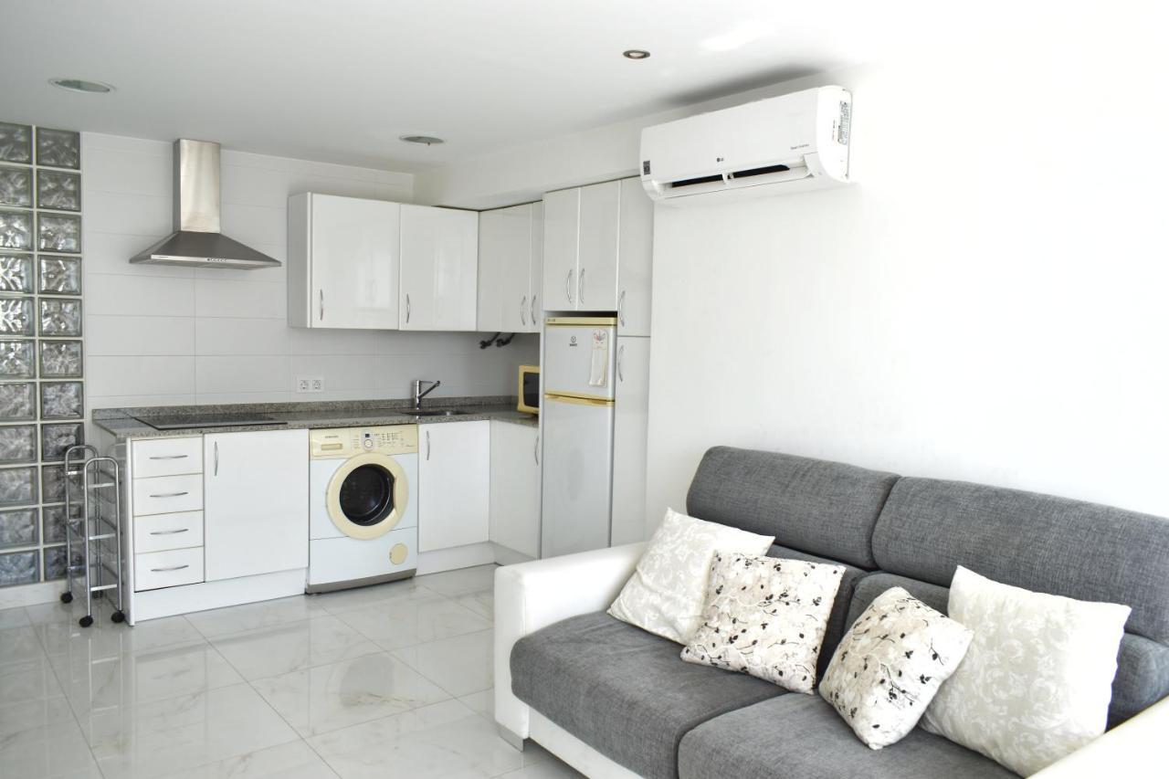 Los Caballos Vip Playa Levante Benidorm Bagian luar foto