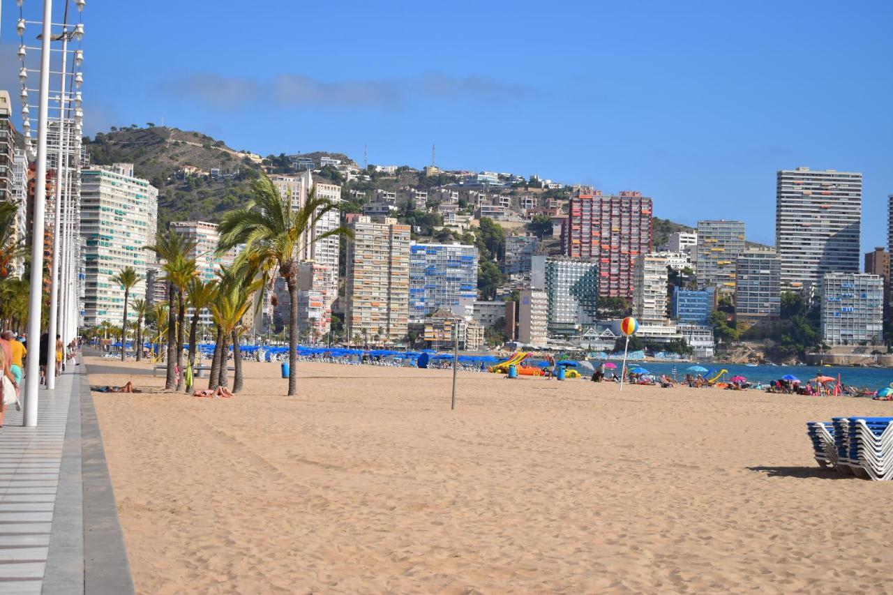 Los Caballos Vip Playa Levante Benidorm Bagian luar foto