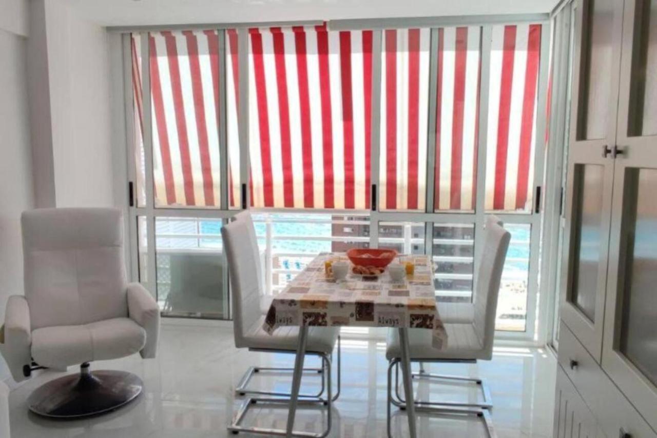 Los Caballos Vip Playa Levante Benidorm Bagian luar foto