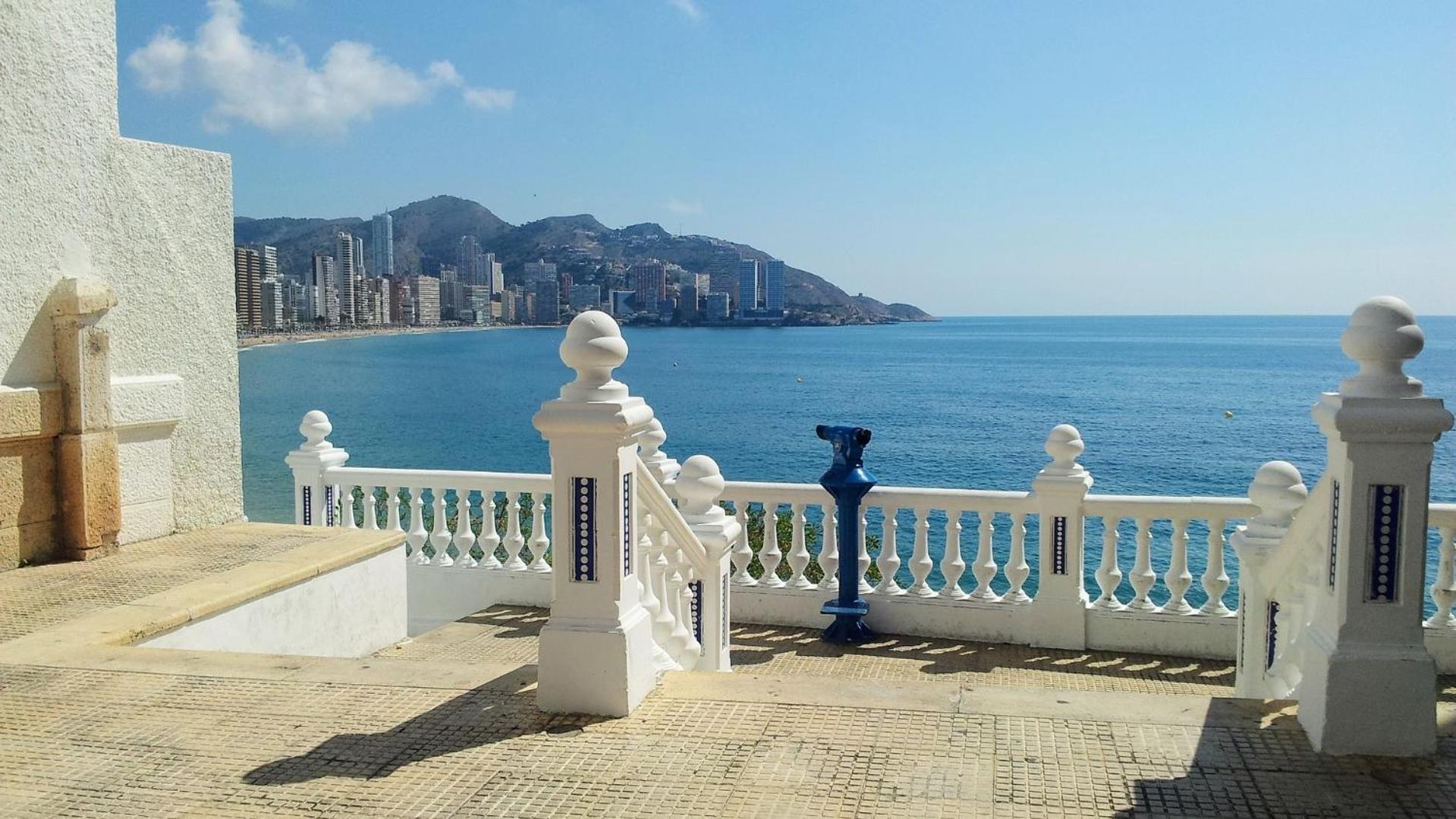 Los Caballos Vip Playa Levante Benidorm Bagian luar foto